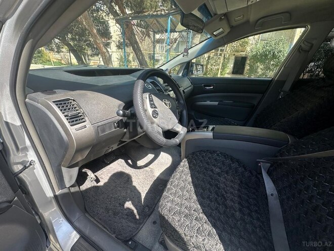 Toyota Prius-14
