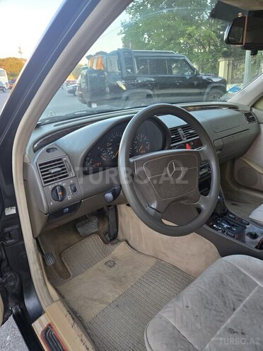 Mercedes C 220-11