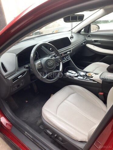Hyundai Sonata-4