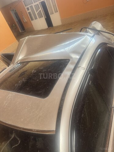 Mercedes E 200-5