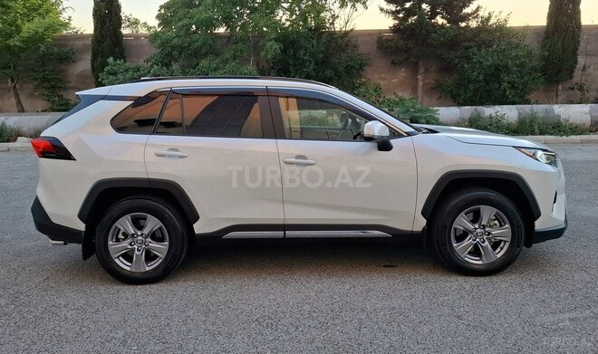 Toyota RAV4-3