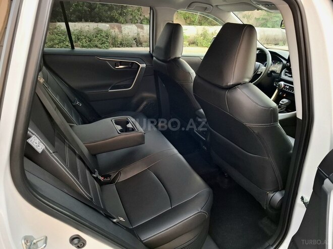 Toyota RAV4-18