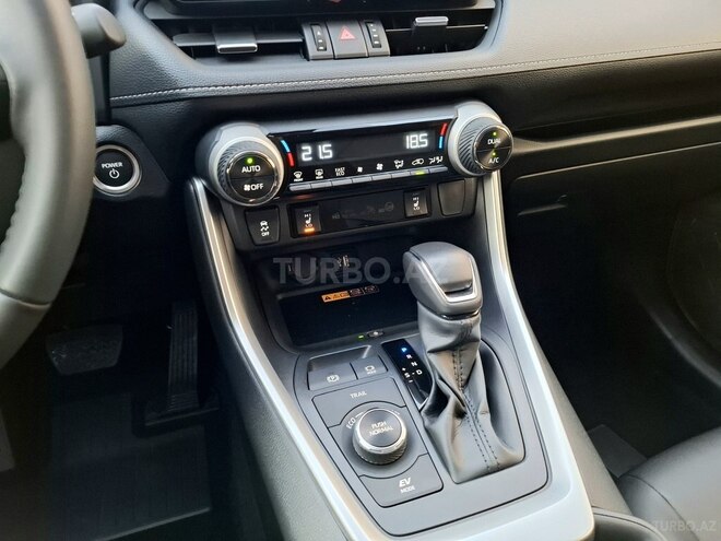 Toyota RAV4-14