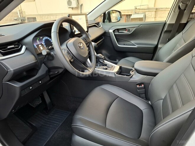Toyota RAV4-11
