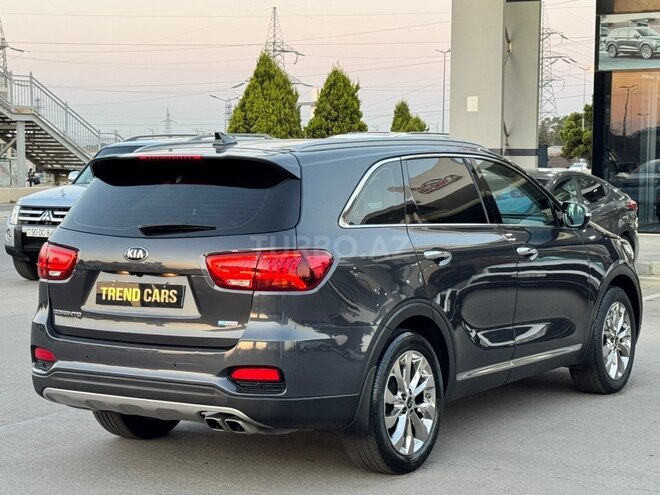 Kia Sorento-11