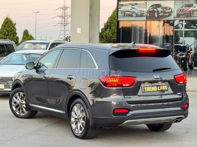 Kia Sorento-12
