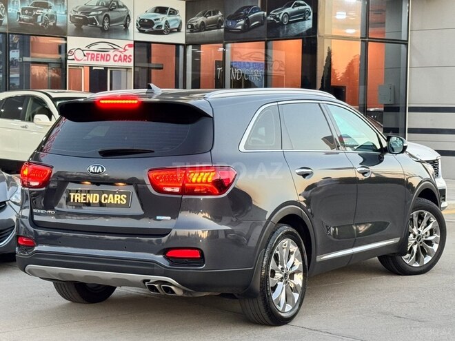 Kia Sorento-13
