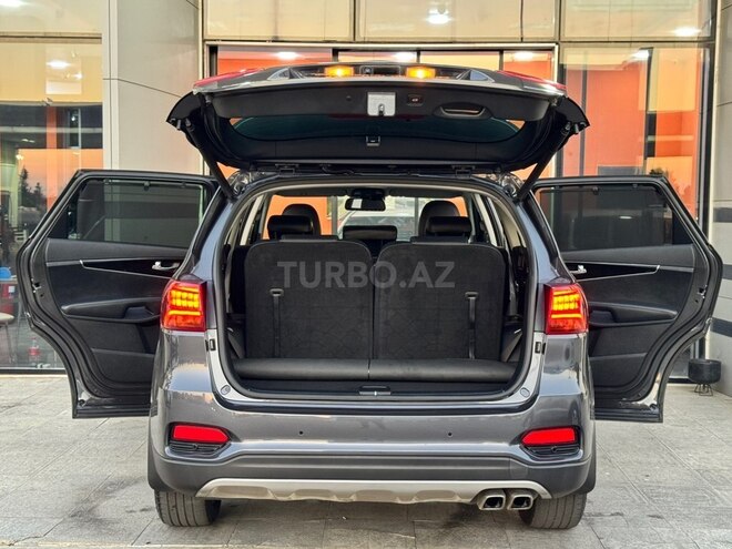 Kia Sorento-16