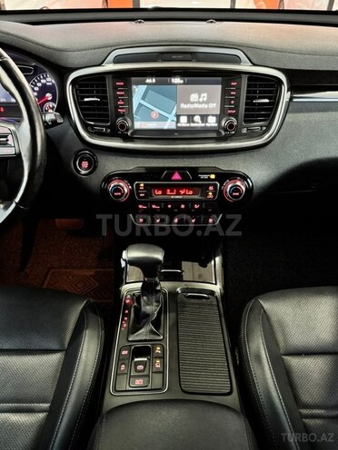 Kia Sorento-28