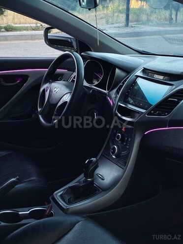 Hyundai Avante-9