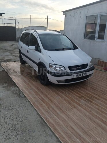 Opel Zafira-2