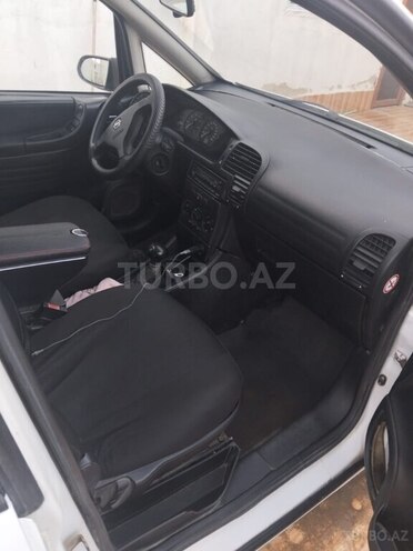 Opel Zafira-4