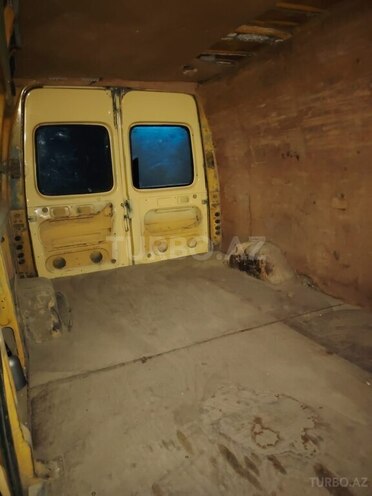 Ford Transit-7
