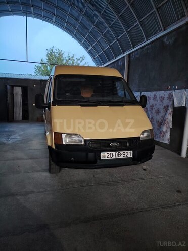 Ford Transit-1