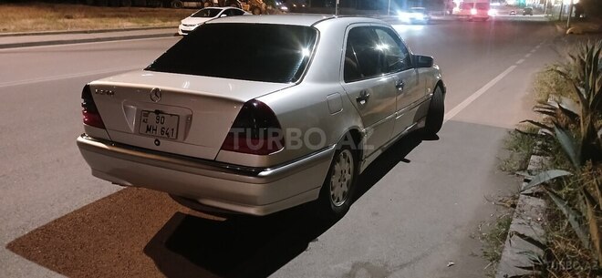 Mercedes C 240-6