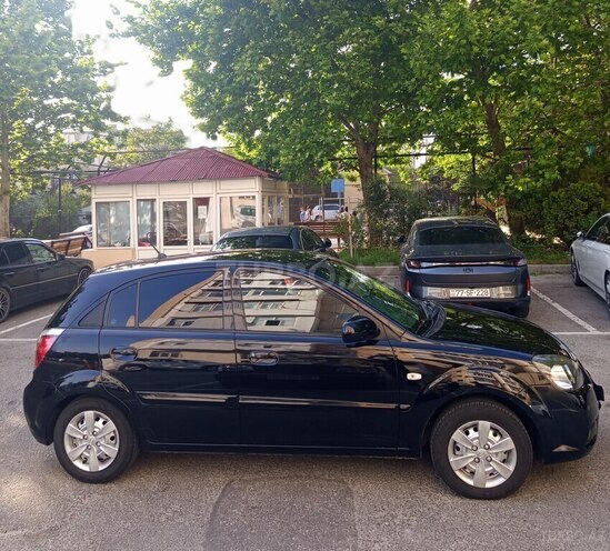 Kia Rio-4