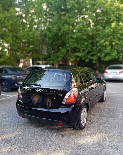 Kia Rio-5