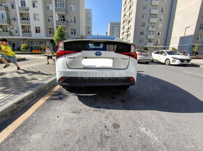Toyota Prius-2