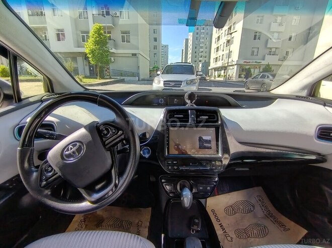 Toyota Prius-3
