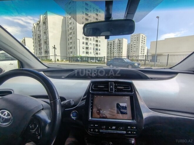 Toyota Prius-4