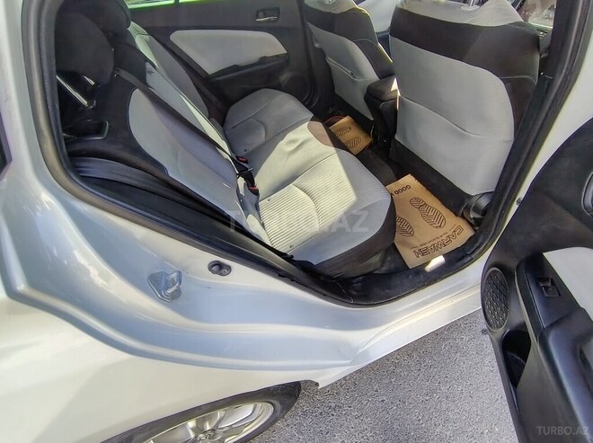 Toyota Prius-7