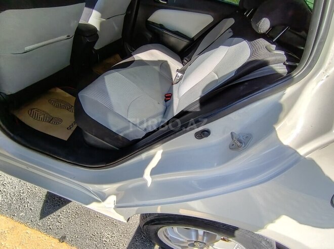 Toyota Prius-8