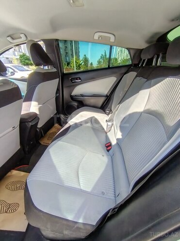 Toyota Prius-9