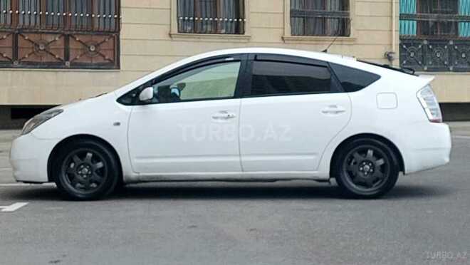 Toyota Prius-3