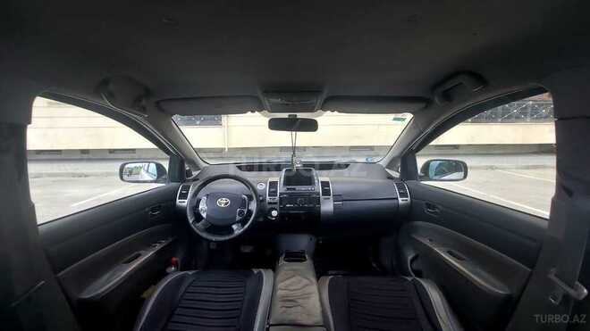 Toyota Prius-13