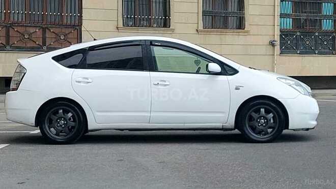 Toyota Prius-10