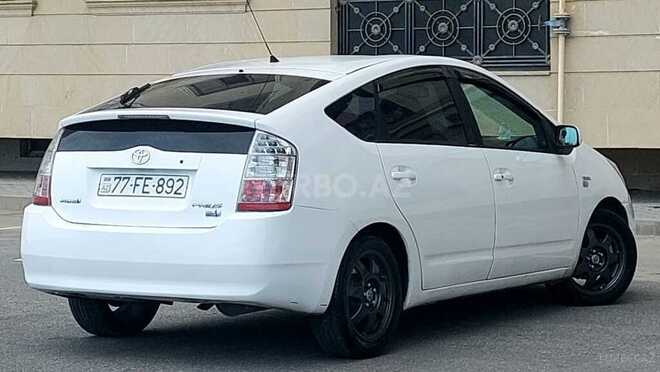 Toyota Prius-8