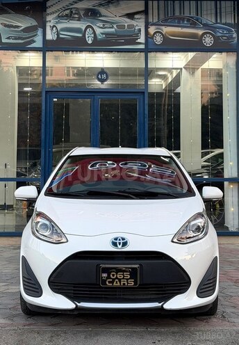 Toyota Aqua-1