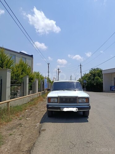 LADA (VAZ) 2107-1