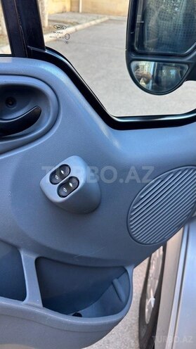 Ford Transit-13
