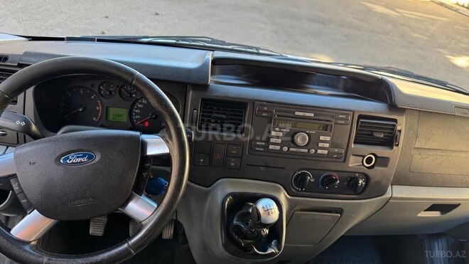 Ford Transit-9