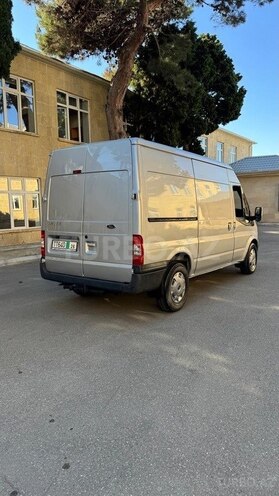 Ford Transit-6