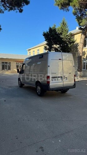 Ford Transit-5