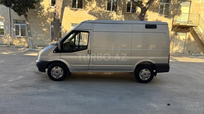 Ford Transit-4