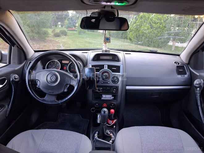 Renault Megane-7