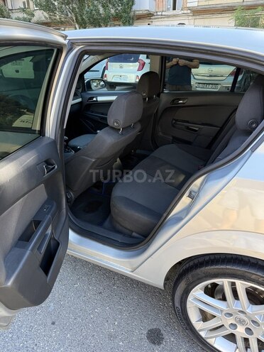 Opel Astra-11