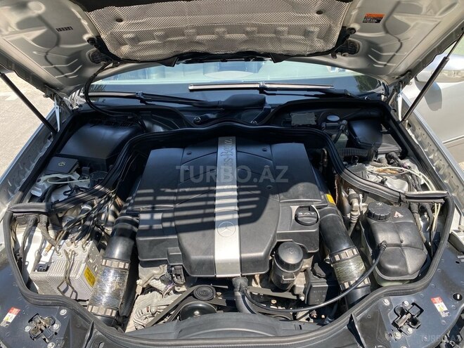 Mercedes E 320-8