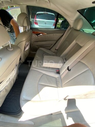Mercedes E 320-7