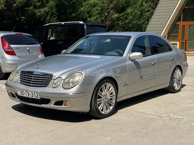 Mercedes E 320-1