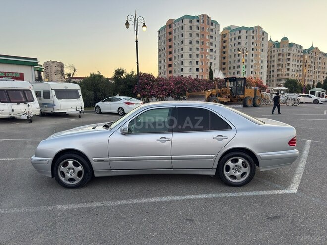 Mercedes E 200-4