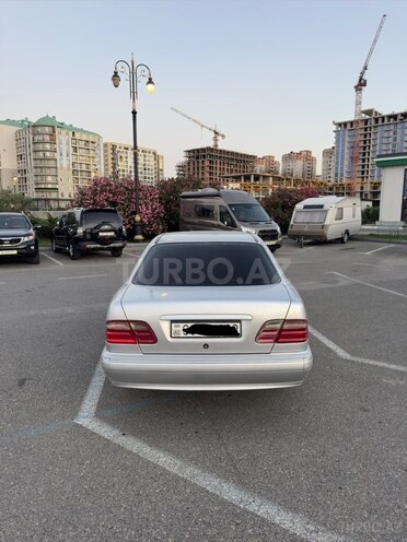 Mercedes E 200-6