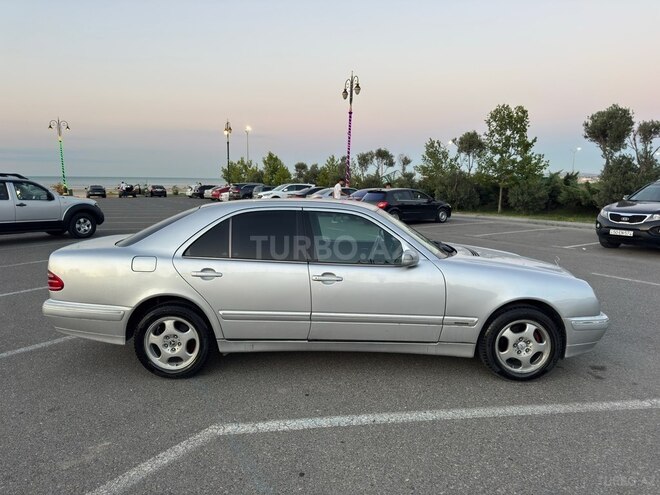 Mercedes E 200-5