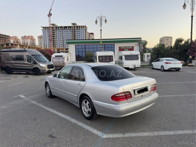 Mercedes E 200-8