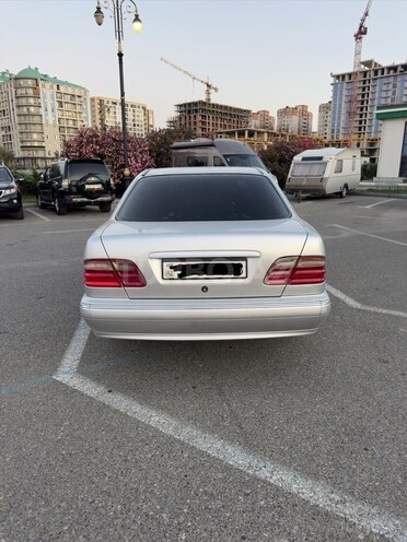 Mercedes E 200-7