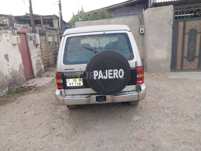 Mitsubishi Pajero-2
