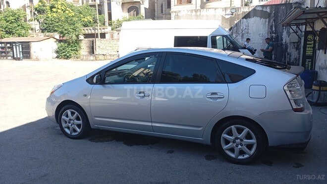 Toyota Prius-2